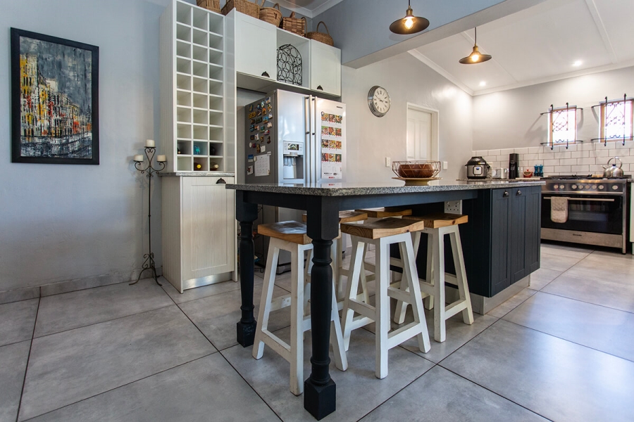 3 Bedroom Property for Sale in Oakdale Western Cape